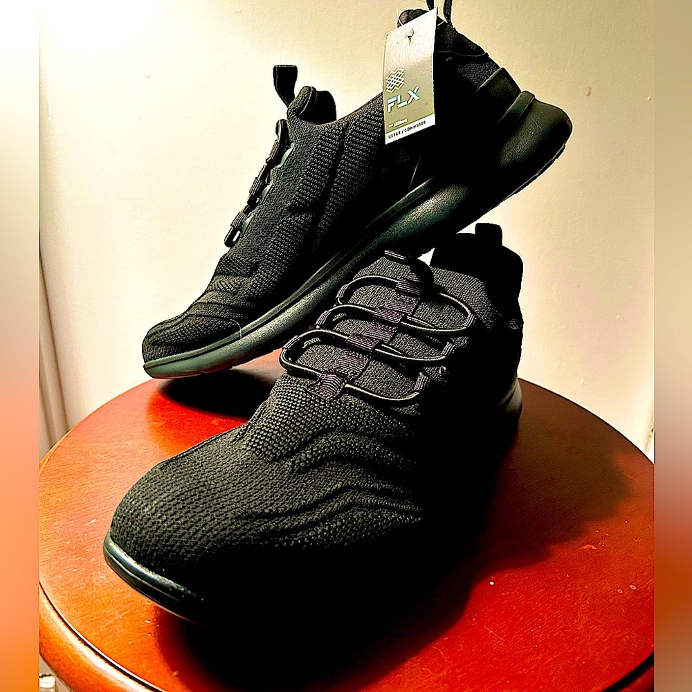 NWT FLX with AirFoam Urban Commuter Black Men’s Sneakers Sz 12